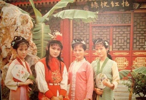 贾母#晴雯和袭人都是贾母调教的丫头,为何后来贾母喜欢晴雯讨厌袭人?