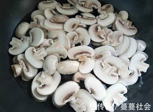 梅姐|唯一含有维生素D的蔬菜,老人小孩要多吃,营养价值高,贵也值得