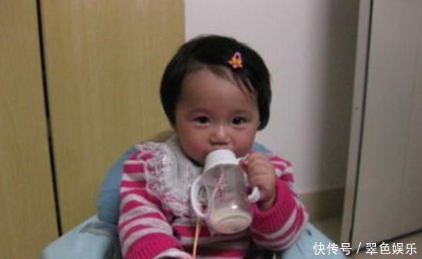 孩子|儿科医生家长的3种睡前带娃习惯,让娃将来难长个,别不在意