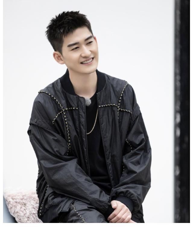 魏大勋|超有趣~小狮子的脑袋，变成了方形，要怎么变回去呢