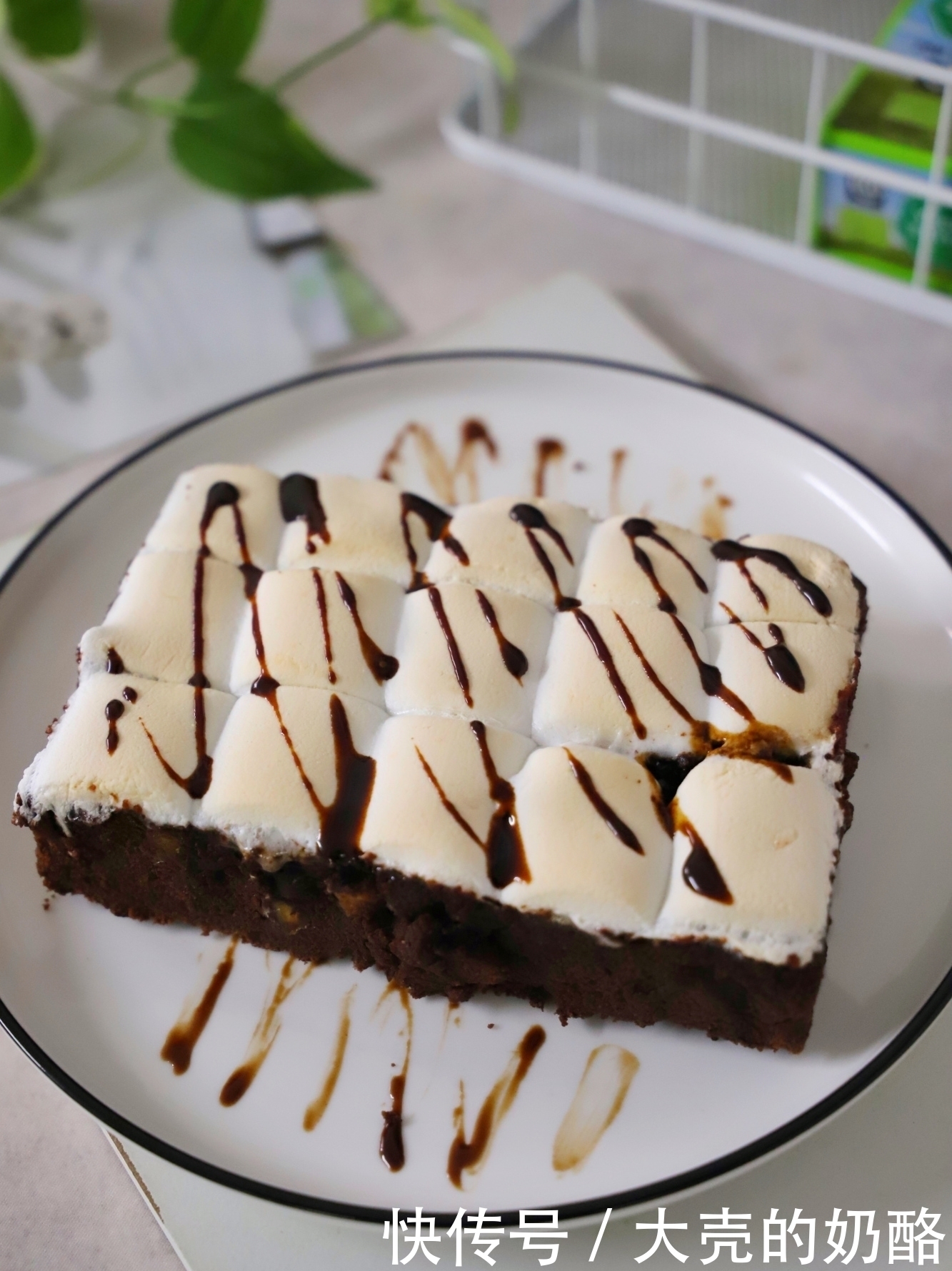 做法最简单的蛋糕，不用打发，拌一拌就能烤，醇香味浓，一次成功