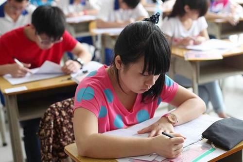 学校规定严禁公布考试排名，家长不解：孩子成绩退步了你负责吗？