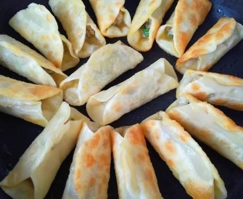 饺子|白菜别总包饺子，试试这样做，比饺子简单还好吃，孩子吃了十几个