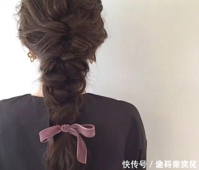 一根皮筋就能搞定的7款发型，前三款超简单，手残党也能轻松学会