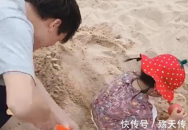 奶爸|坑娃版奶爸专业挖坑走红,萌娃奶奶,你再给我生个爸爸吧!