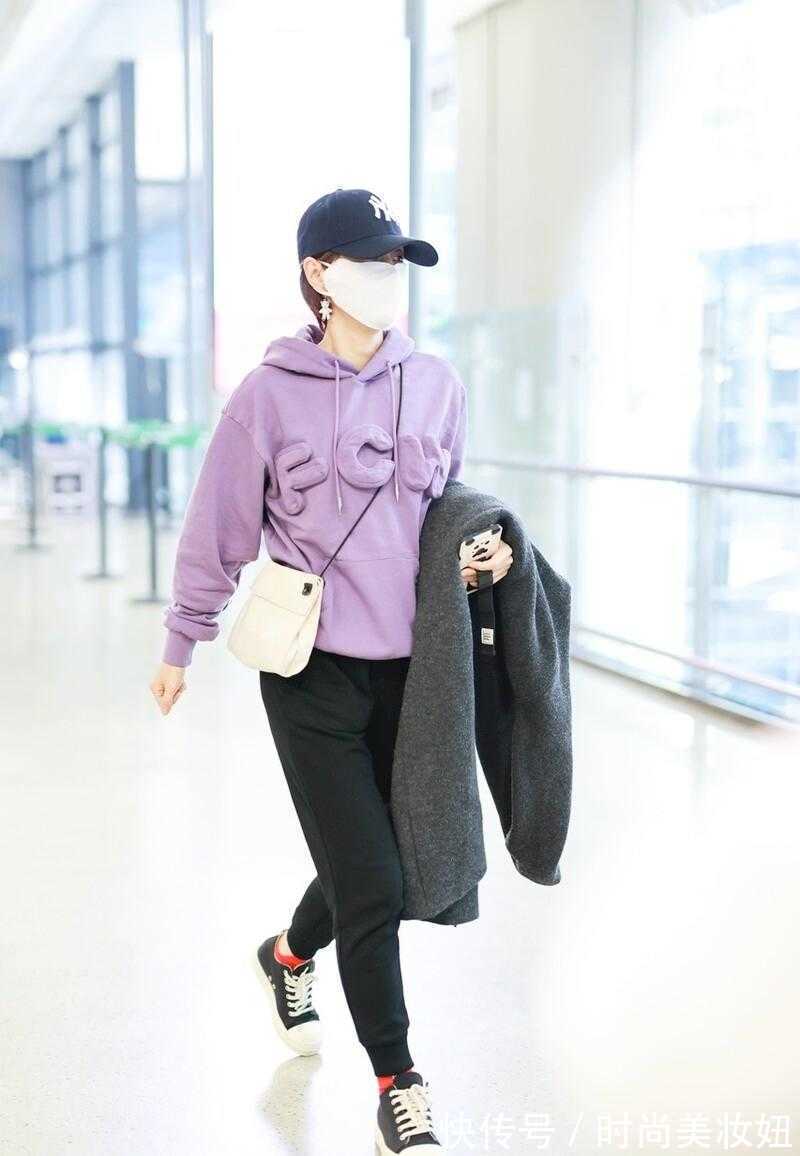 时尚|马伊琍单身后越来越会穿了,紫色卫衣配卫裤时尚减龄,哪像45岁