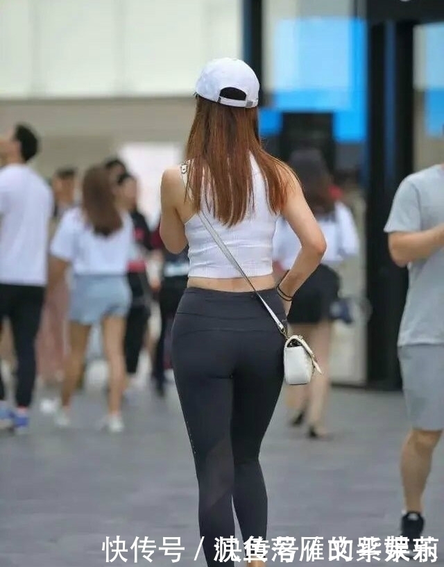 腿粗穿打底裤你没看错,时髦又显瘦,带你领略别样夏日