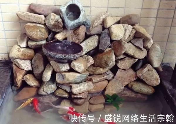 防水|老公在阳台做了个鱼池, 发到业主群里, 楼下直接找上门了!