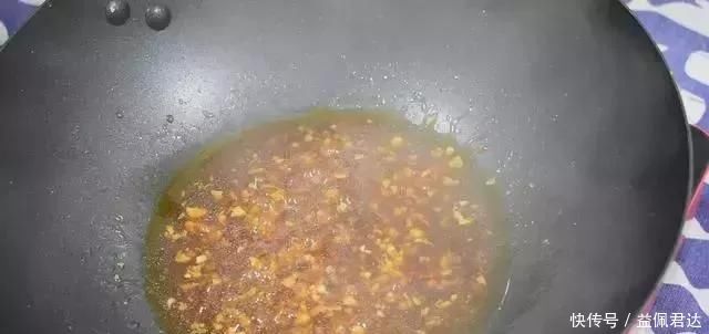 莲藕新吃法,不炒不炖不凉拌,简单一做,饭店都吃不到,真解馋