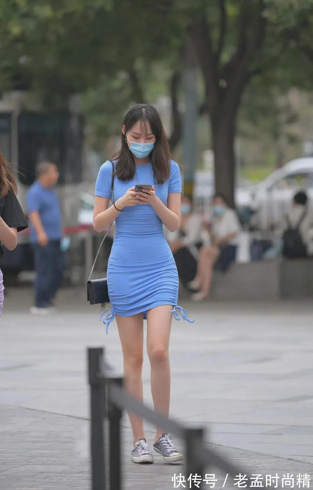 裙子|街拍穿裙子的女孩