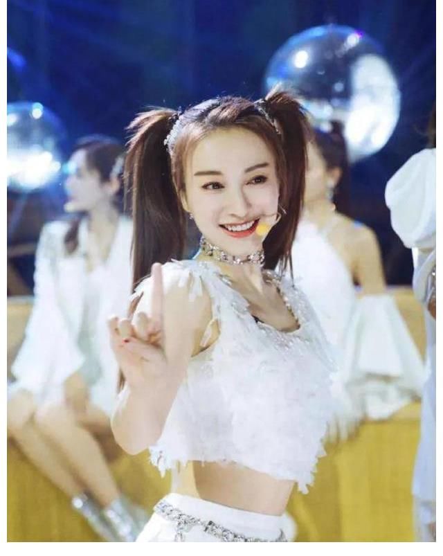 《你好星期六》播出二期口碑令人堪忧，谢娜和吴昕谁来救场更合适