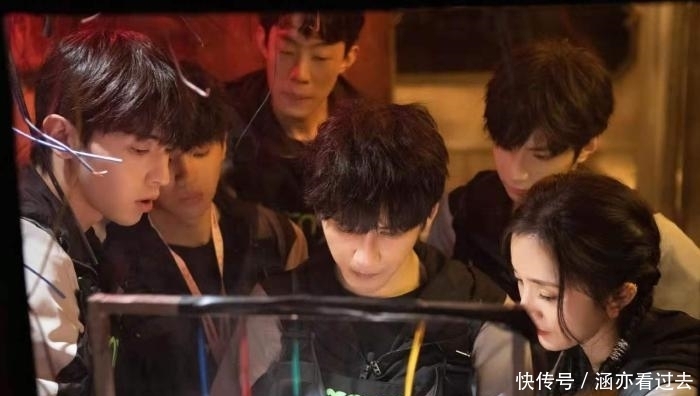 综艺感 新期《迷失大逃脱》开播,白敬亭刘耀文被老粉抵制,黄明昊有危机