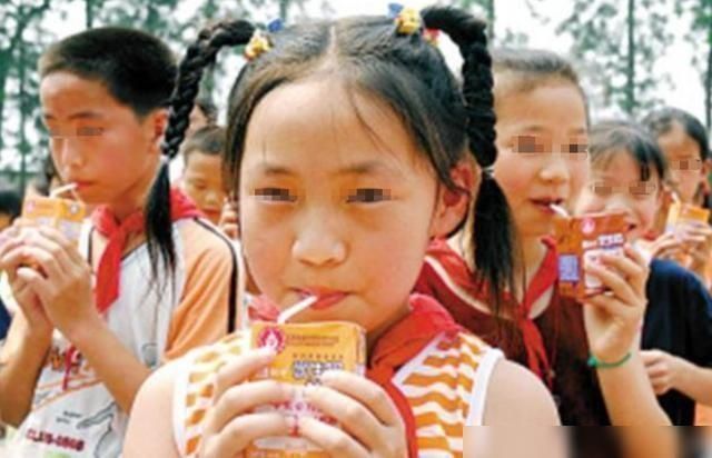 零食|这些黑名单零食,正在将我们的孩子“催熟”,医生快快戒掉吧