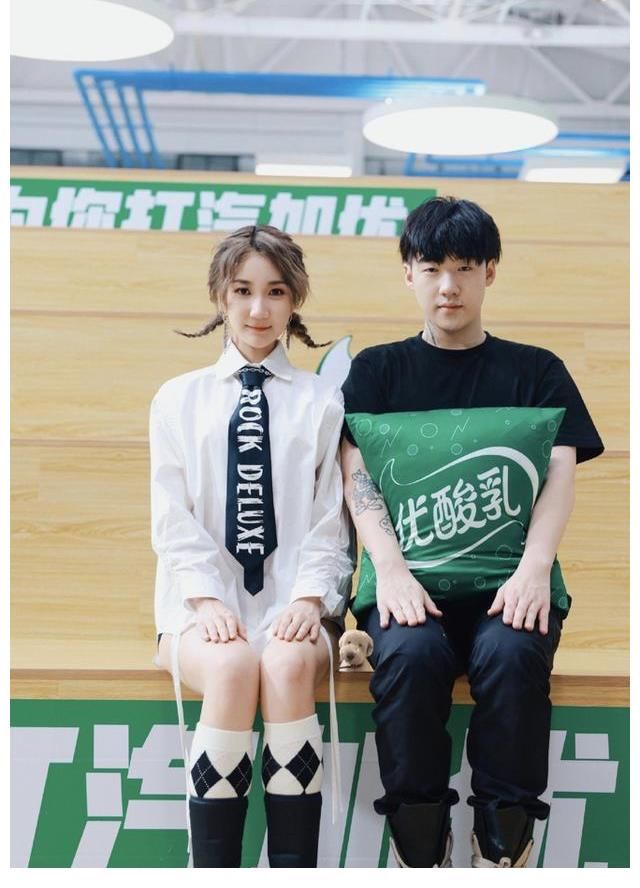 厂牌|《黑怕女孩》：陈近南看不下去，扬言：请问你到底算哪块小饼干