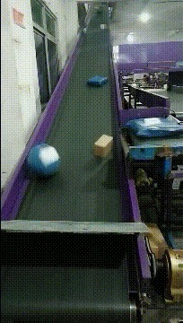 |搞笑GIF:护士小姐姐,快去工作吧,你还没下班呢,这么就玩起来了,这样不好