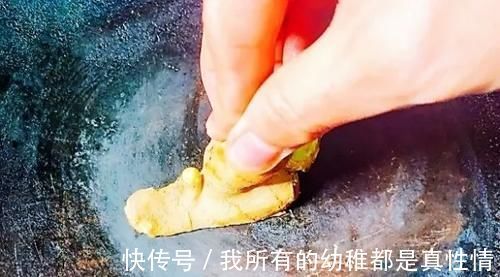 大厨|煎鱼时，很多人都煎不好，大厨教你3个煎鱼技巧，鱼不粘锅也不破皮