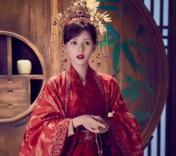 花著雨|《东宫》《枕上书》被一举打败,这本“零差评”佳作,强势霸榜!