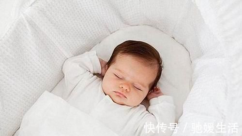 宝宝|新生儿什么时候才会认识妈妈,3个月以后吗?比这个时间还要早很多