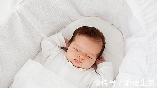 宝宝|新生儿什么时候才会认识妈妈，3个月以后吗？比这个时间还要早很多