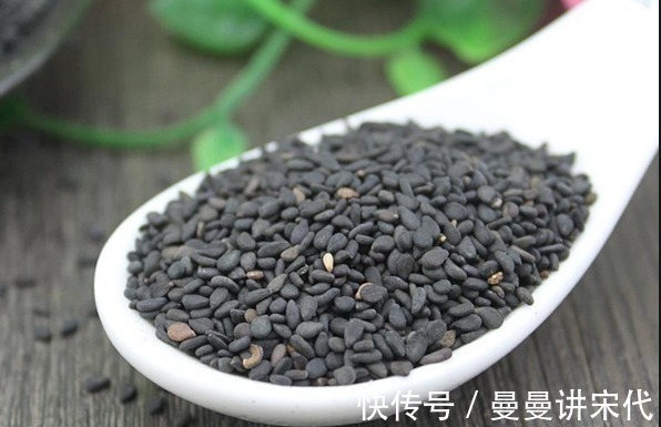 花盆里撒一把,不用再施肥,花儿仍然可以叶片翠绿,花开得更久