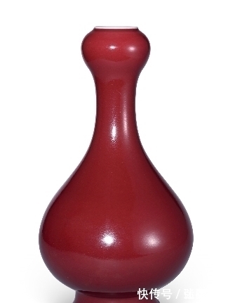 汝釉&临摹自上古铜器的蒜头瓶为乾隆最爱,御窑厂多有仿制作宫廷陈设