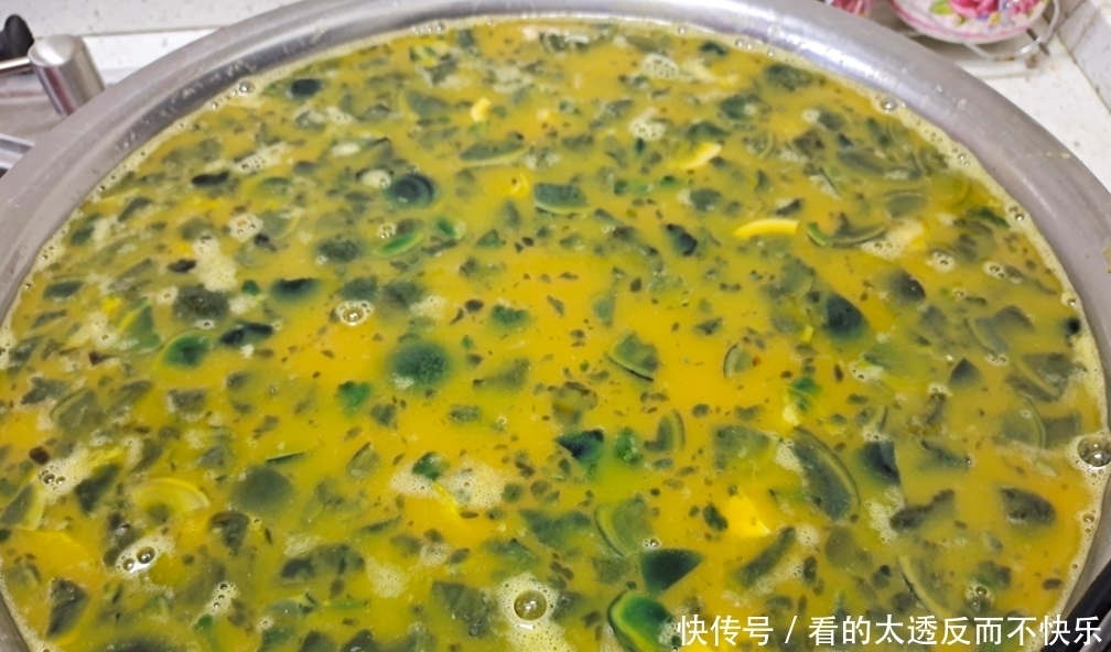 想吃鸡蛋肠不用买,准备这两种蛋,自己在家做干净还卫生