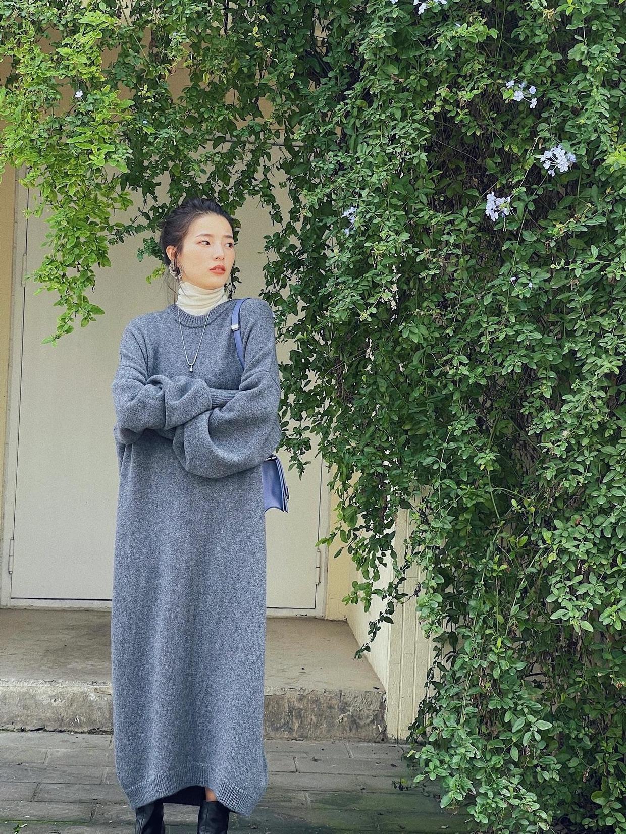 造型 今年也流行针织连衣裙,这几位时髦精都在穿,提升气质又温暖优雅