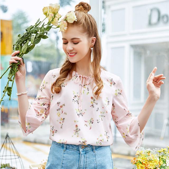 喇叭 让你提升气质做精致女人的几款时尚女装