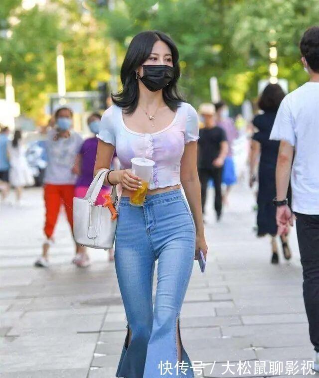 开叉裙 气质长裙尽显优雅体态,薄薄的一身蓝色连衣裙搭配,轻盈自然迷人