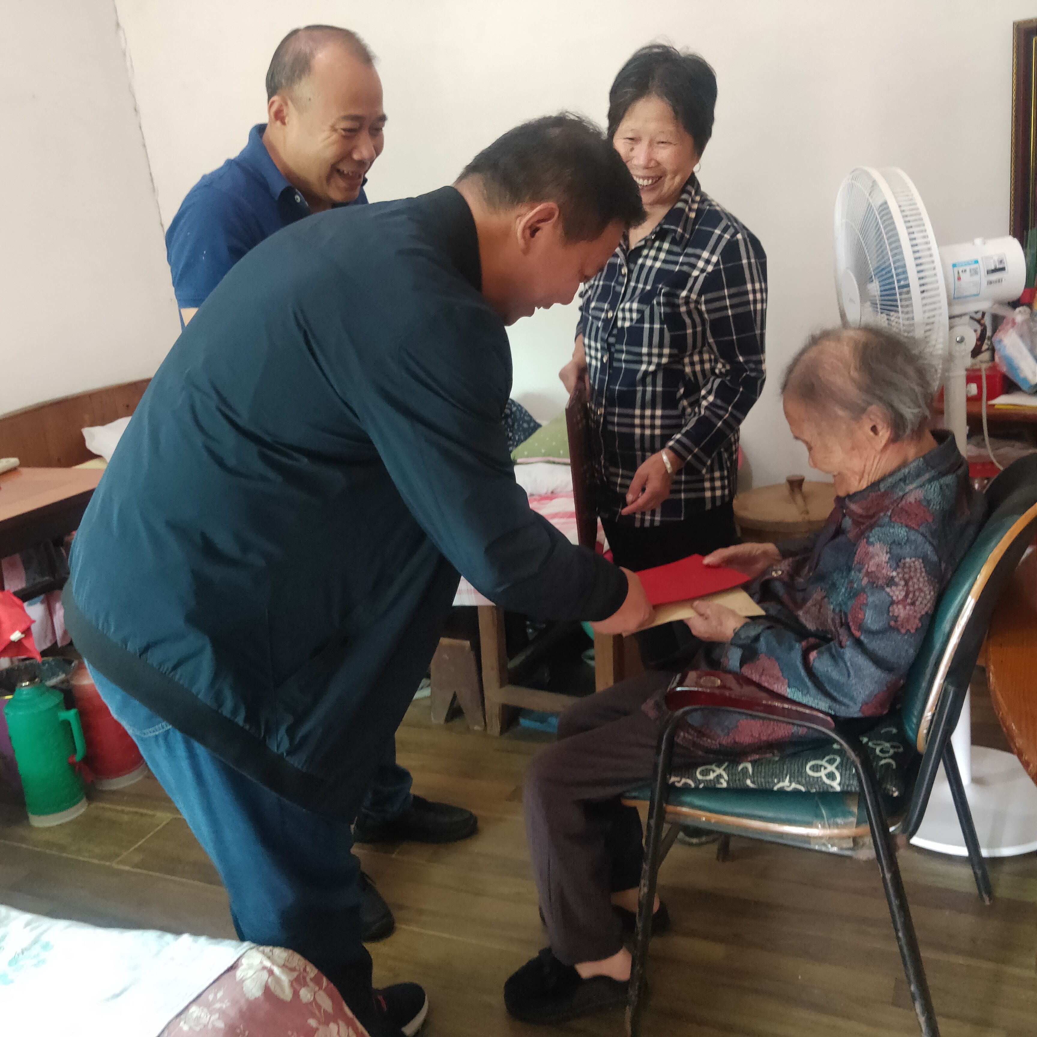 祝福祖国$黄湖镇开展重阳节系列活动，展未来乡村敬老之情