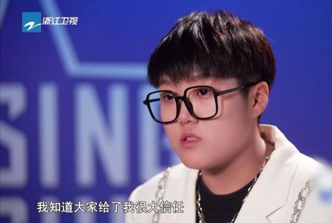 张露馨|李荣浩顶着被骂的风险教王靖雯投机取巧，结果对方不听话，太亏了