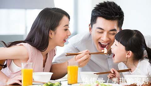 检查|7岁男孩身体虚弱发育停滞,送医检查后医生怒斥:家长别再喂了