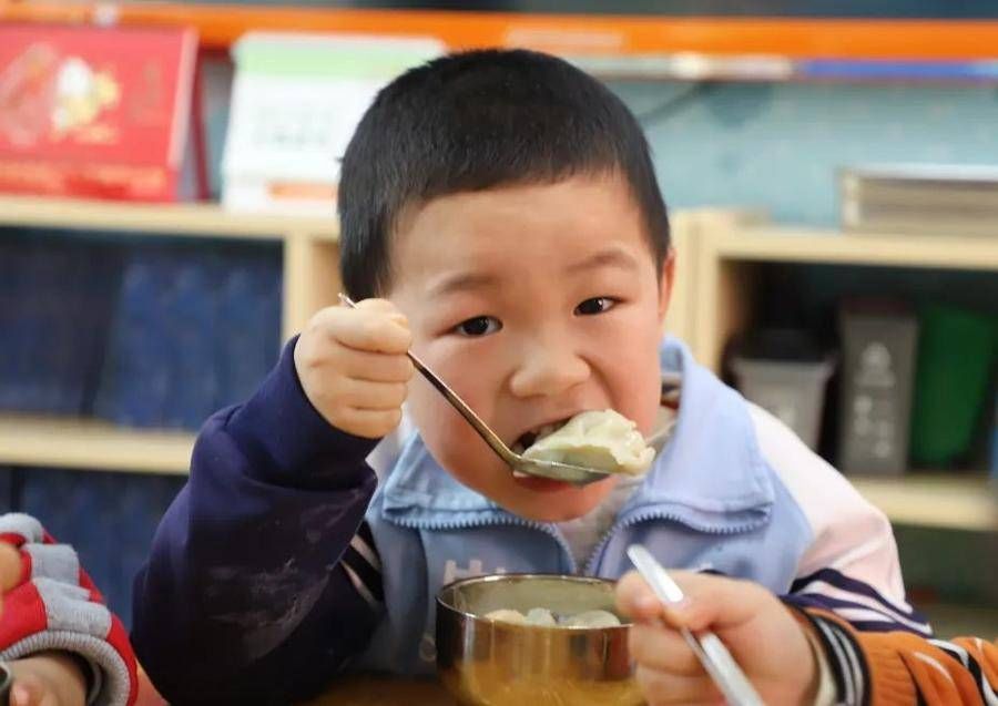 包饺子@济南市七里山幼儿园冬至主题活动