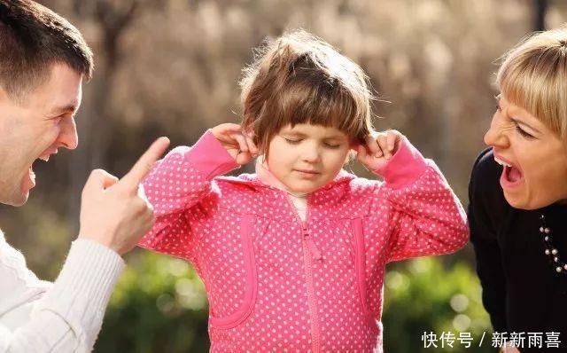 班主任|这3句话出口太伤人,父母教育孩子时要少说,好孩子都是夸出来的