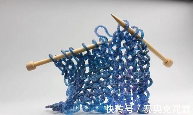 色彩#她是用玻璃雕塑“织毛衣”的第一人,这质感极其逼真!手太牛逼了