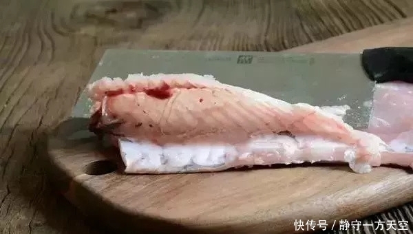 鲜嫩|水煮鱼的做法,又香又辣,肉质鲜嫩!