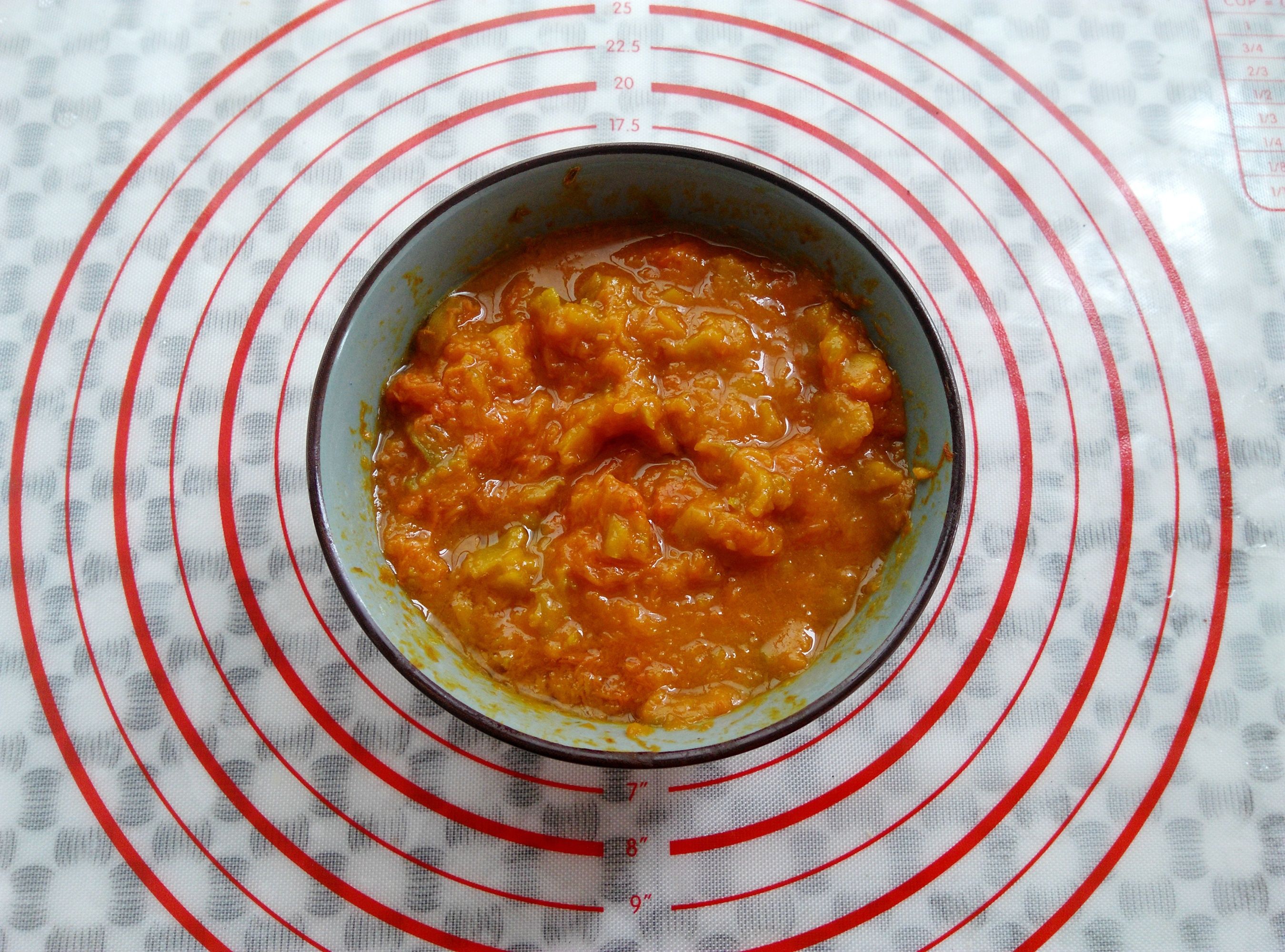 婆婆收了个32斤的大南瓜,我用它做南瓜派,香甜细腻比蛋糕还好吃