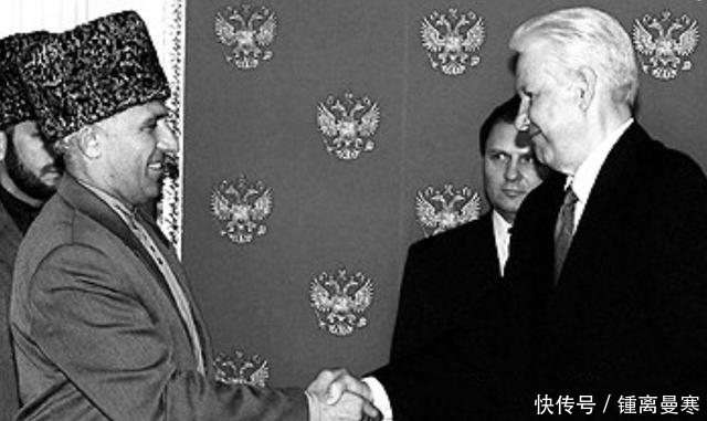 独立|叶利钦其实已经默认车臣独立了, 但都被此人给毁了