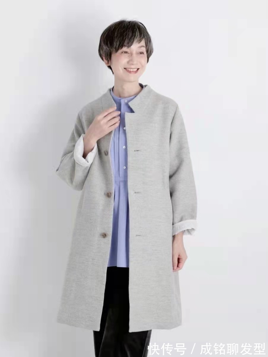 气质 白发再多也阻挡不了变美,60岁也能穿出超模气质,时尚又显年轻