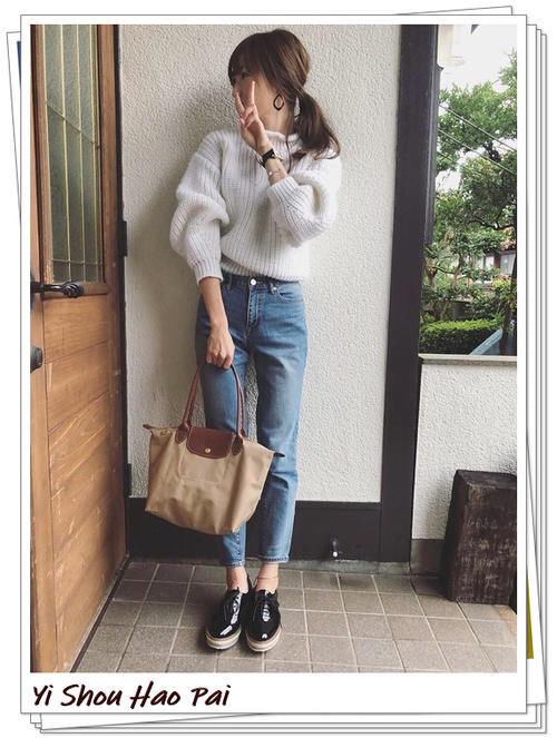  时尚|经典不过时的“饺子包”，今年冬天可以这样搭配！更显时尚气息