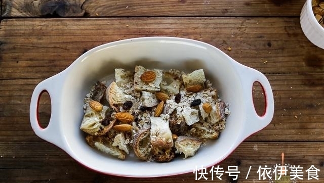 剩的干巴馒头别再扔了，跟我学，秒变抢手货，老公夸我真能干