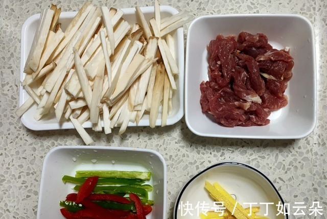 美餐一顿杏鲍菇炒肉+三丁炒虾仁!美餐一顿杏鲍菇炒肉+三丁炒虾仁!