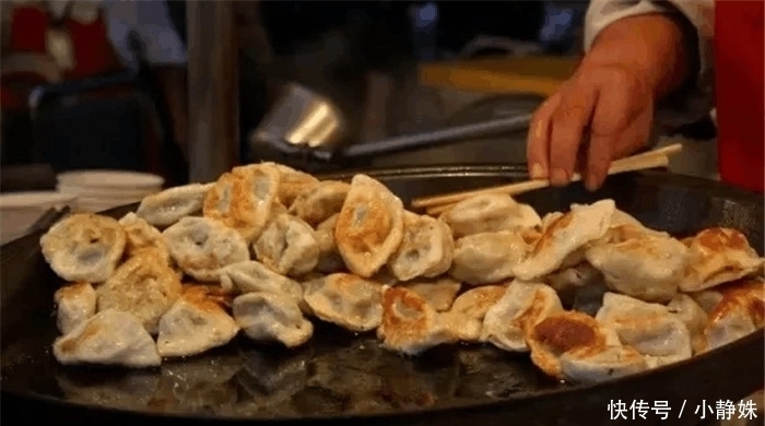 外国人|夫妻在英国卖“特色小吃”,25元1份,日赚5000,老外太好吃了