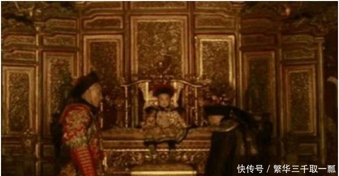 椅下|溥仪晚年在故宫重新坐上龙椅,从椅下掏出一样东西,含泪说句话