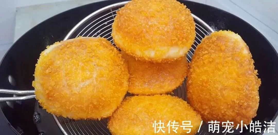 南瓜这样做才简单，锅里炸一炸，外皮焦脆又空心，比面包蛋糕还好吃