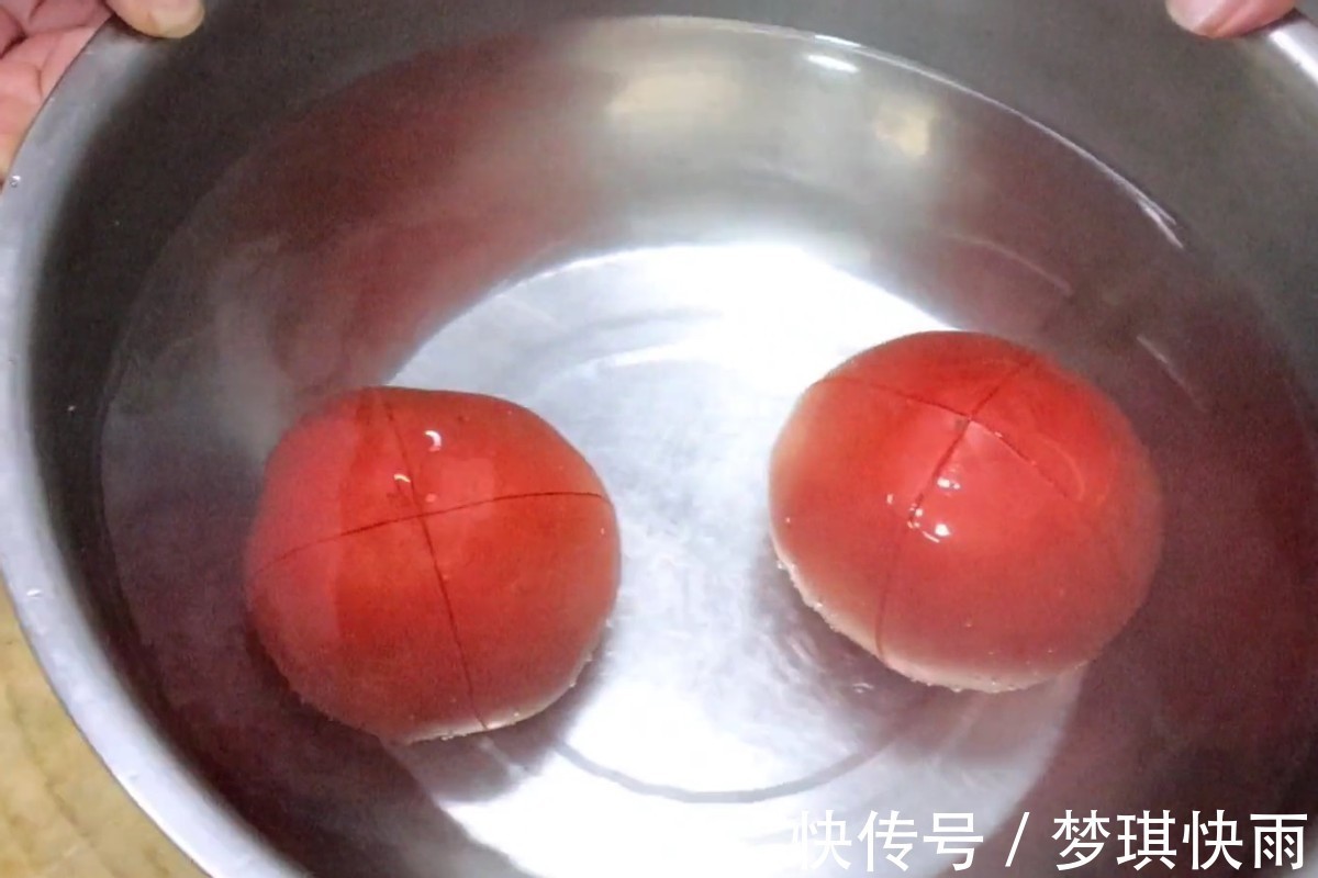 西红柿|西红柿炒鸡蛋怎么做？很多人第一步就错了，大厨教你正确做法