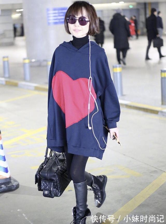 匀称|陈鲁豫这次穿对了,波波头配一款西装式黑白拼接连衣裙,气质全开