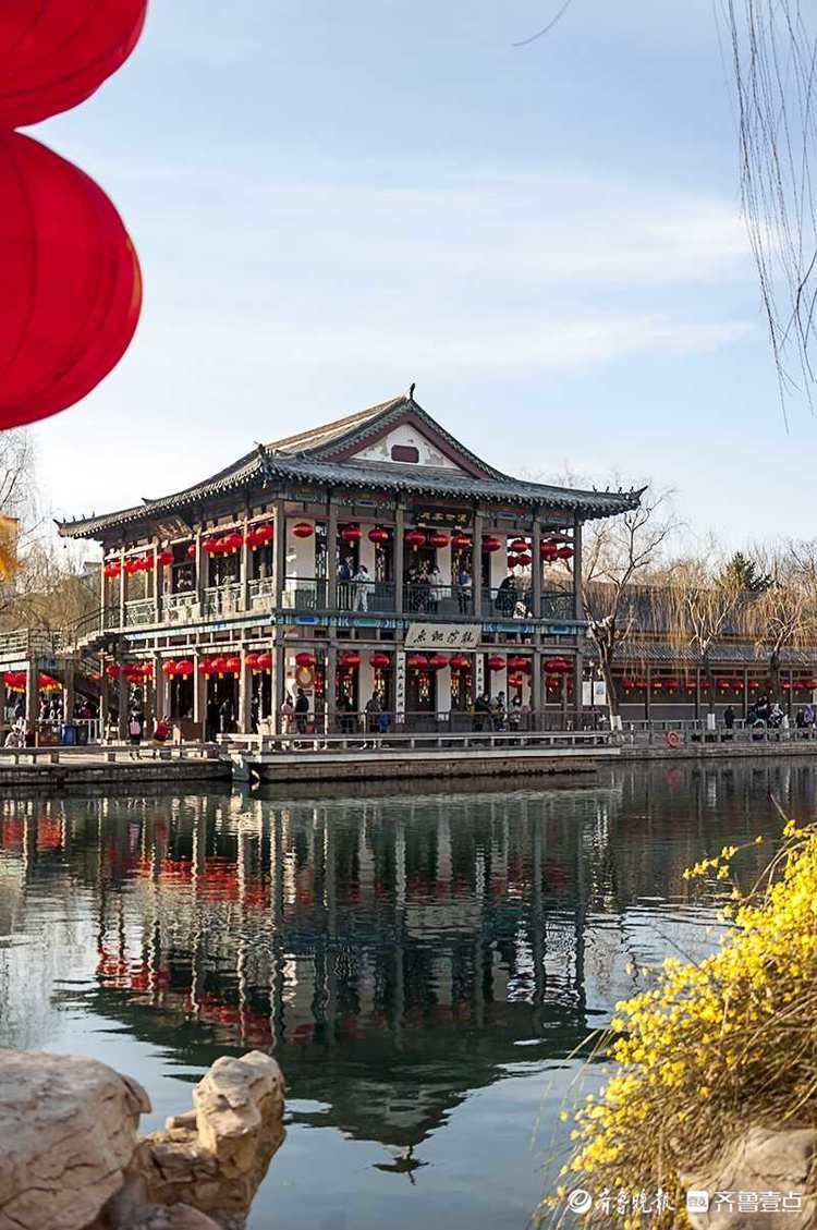 周末赏春！济南五龙潭春意浓，家长和孩子玩的不亦乐乎|情报站| 周末赏春！济南五龙潭春意浓，家长和孩子玩的不亦乐乎\＂,\＂i12\＂:\＂情报站