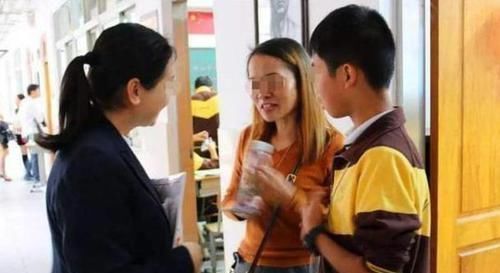 成人|10岁女孩穿'性感衣服',背后隐藏的是'性教育'缺失,引人思考