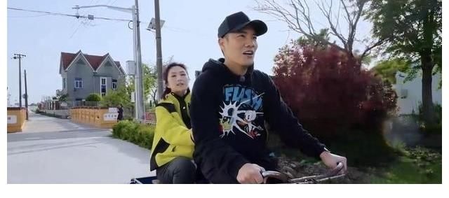 兩口子|《做家務的男人》丁子高蹬三輪載楊千嬅，上演經典名場面，甜度爆棚！